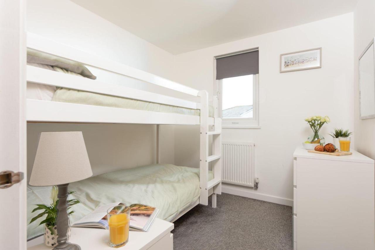 Bushwood-Beautifully Fitted Wooden Lodge Helston Cornwall 外观 照片